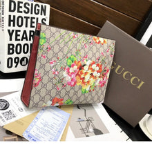 Load image into Gallery viewer, Blooms Coated Brown Clutch

